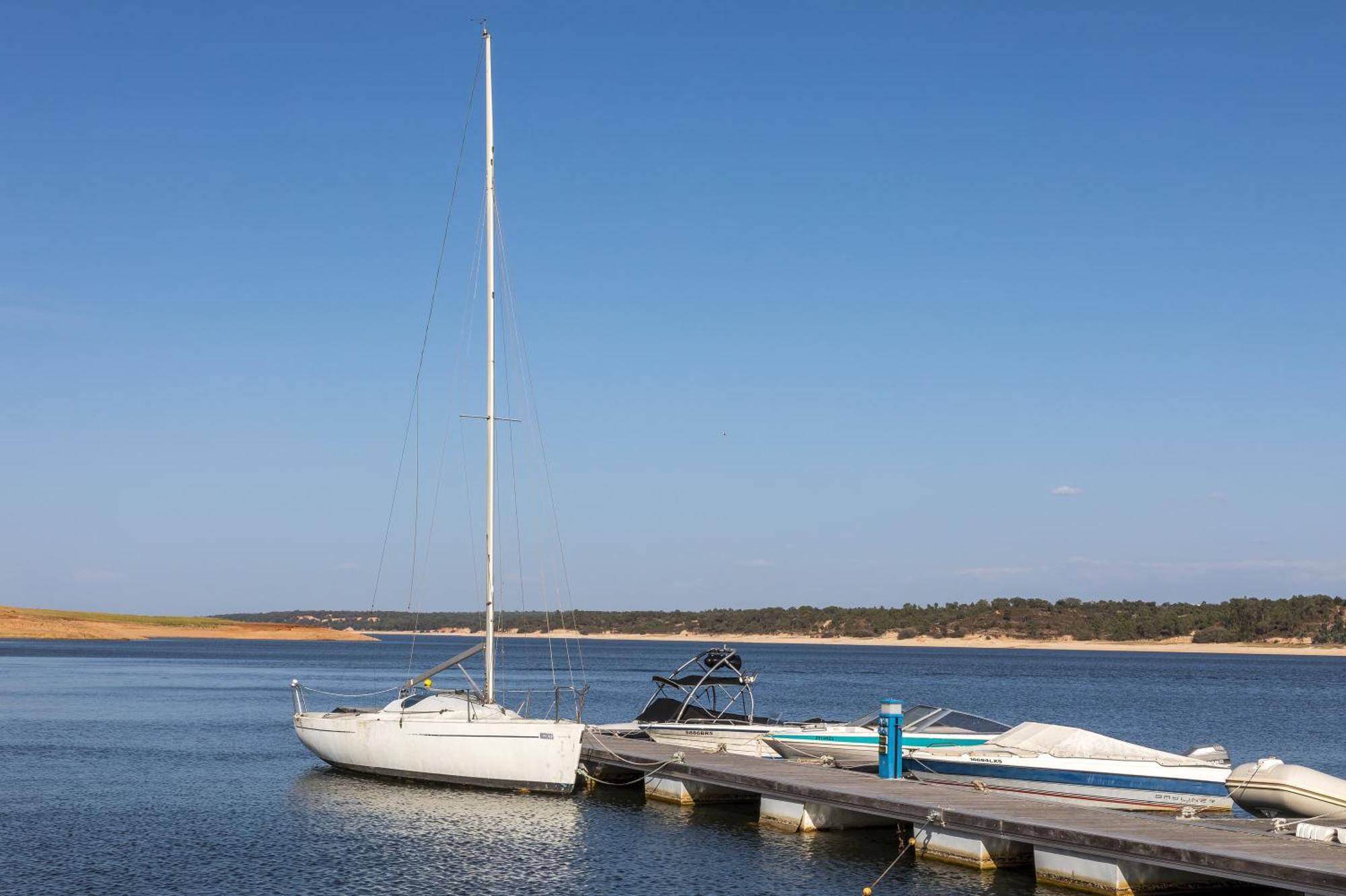 Ap Lago Montargil - Conference & Spa Luaran gambar Boats at the marina